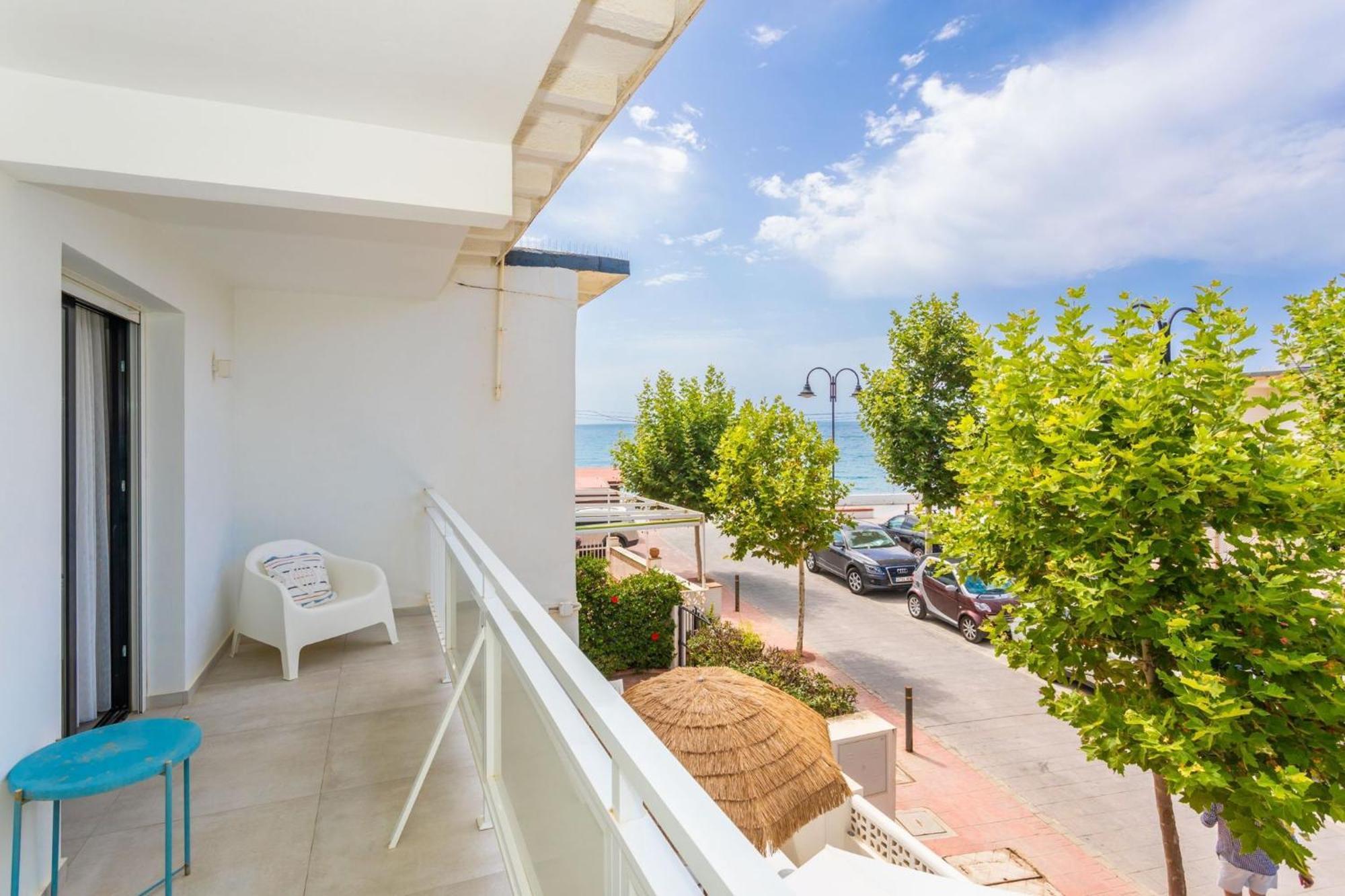 La Cala Beach Home - Beachfront Few Steps Away From Sandy Beach La Cala De Mijas Exterior photo